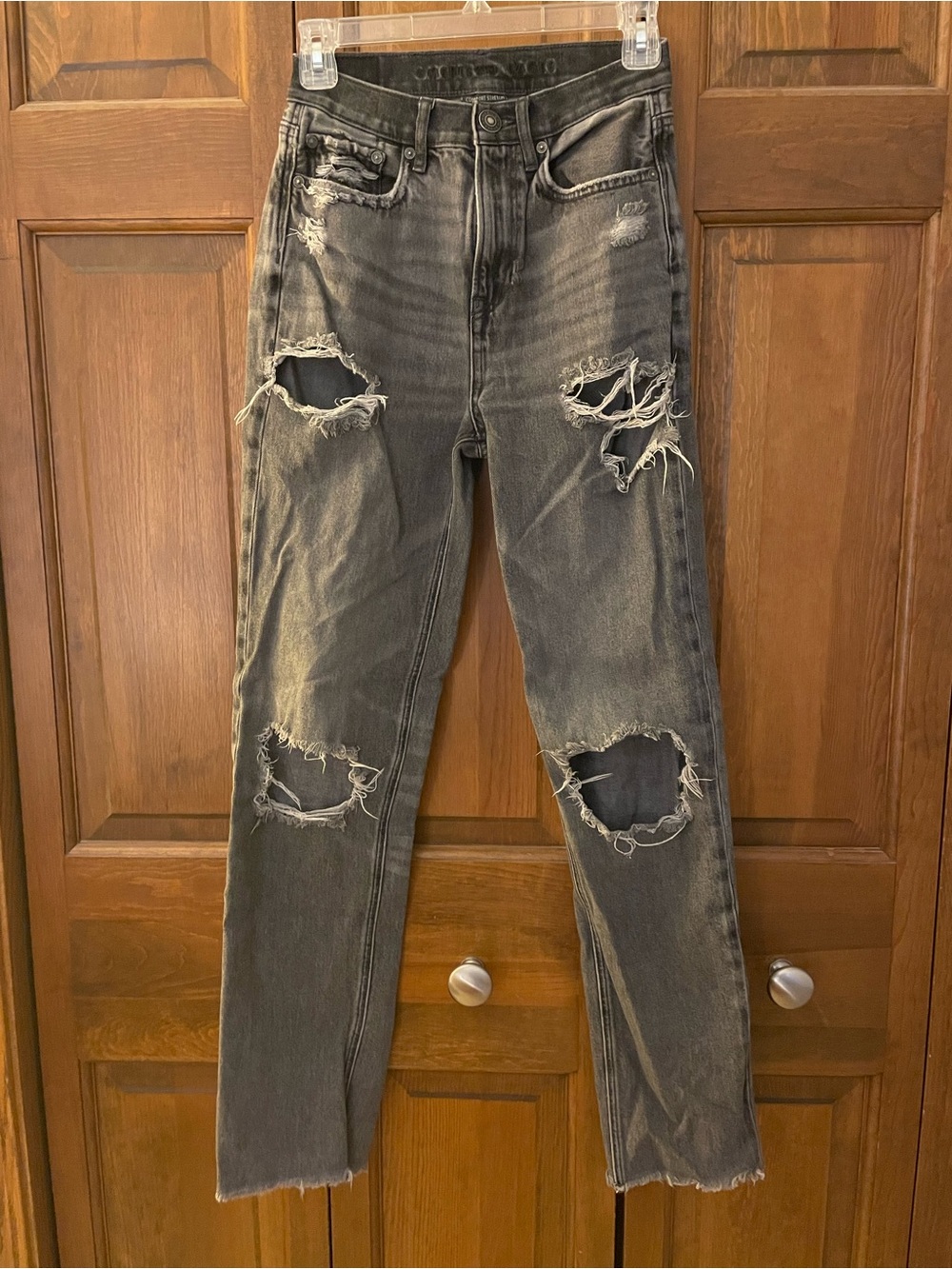 American Eagle Outfitters Women's Distressed Gray Straight Leg Jeans
